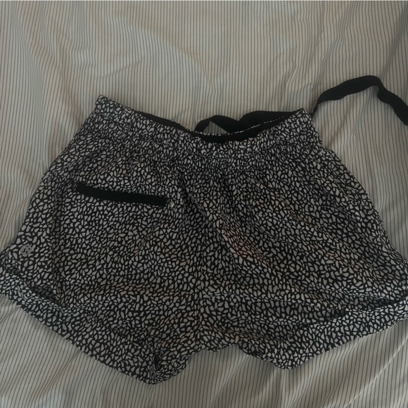Lululemon shorts size 6 - worn once - Picture 2 of 3